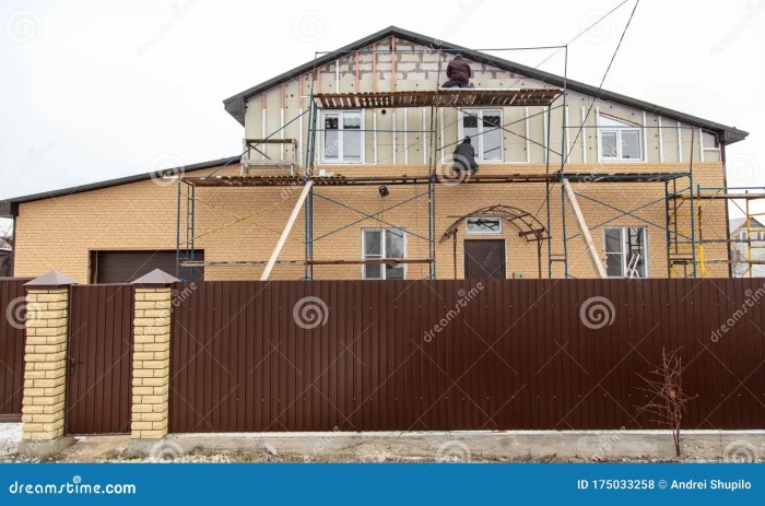 Installing sheathing on exterior walls